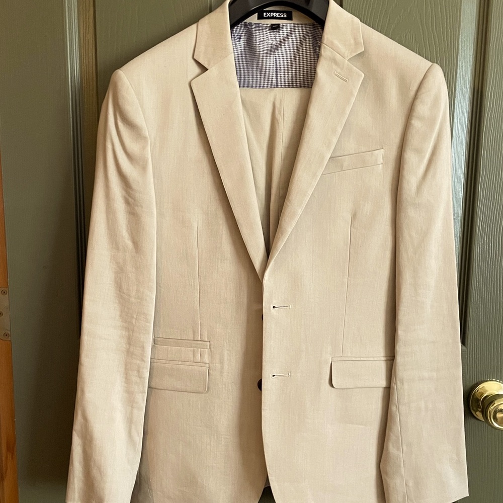 Mens Express suit. Worn once. Exc cond! Jacket 36S slim fit. Pants 29/30
